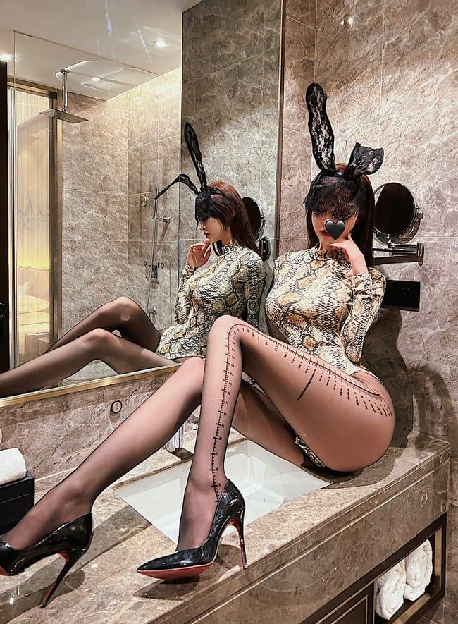 [微密圈]脸红Dearie –迷人蛇精 [15P1V-62MB]