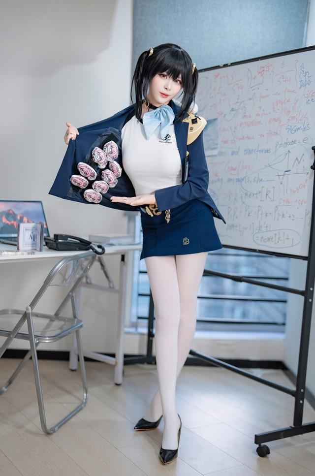 轩萧学姐 – NO.075 Nikke胜利女神 索拉 [50P-157MB]